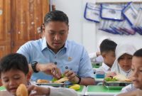 BGN menutup ratusan dapur MBG di berbagai wilayah karena tidak memenuhi standar operasional.(ANTARA FOTO/Sahira Safarina).