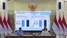 Menteri Pariwisata Widiyanti Putri Wardhana (kanan) bersama jajaran saat konferensi pers memaparkan pertumbuhan kunjungan wisatawan mancanegara di Jakarta, 2026.(Foto : Muhammad Lugas Pribady/detikcom)