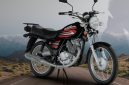 Suzuki Thunder 125 banyak dimanfaatkan sebagai motor untuk usaha bensin eceran karena kapasitas tangki besar.( Foto : Dok.Suzuki )