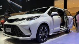 Tampilan Toyota Granvia Hybrid yang hadir sebagai MPV premium dengan desain modern dan fitur mewah.(Foto: Muhammad Hafizh Gemilang/detikcom)