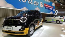 Wuling Aira EV edisi terbatas hasil kolaborasi dengan Toy Story 5 dipamerkan di GIIAS 2026, ICE BSD City, Tangerang, Kamis (30/8/2026).( Foto: Ridwan Arifin/detik.com) 