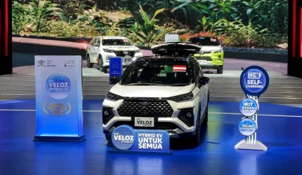 Toyota Veloz Hybrid tampilan eksterior modern warna hitam