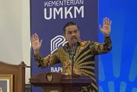 Pengemudi ojek online berpeluang mendapat status usaha mikro melalui Perpres Ekosistem Transportasi Digital.(Foto : Liputan6.com/Christian)