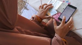 Pembayaran pajak kendaraan tahunan kini dapat dilakukan secara online melalui aplikasi Signal tanpa harus mengantre di kantor Samsat.(Foto : ANTARA FOTO/SENO)