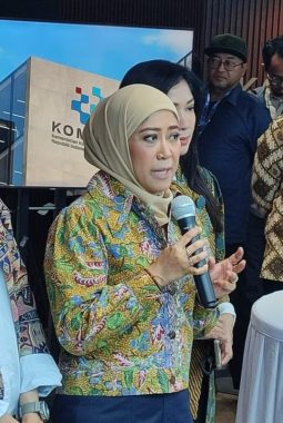 Komdigi Soroti Live Streaming Demo Kejar Viral dan Monetisasi