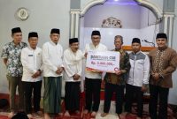 Wali Kota Sungai Penuh Alfin bersama Wakil Wali Kota Azhar Hamzah saat melaksanakan Safari Jumat di Masjid Tawakkal, Desa Sungai Ning.(Foto : Prokopim Kota Sungai Penuh)