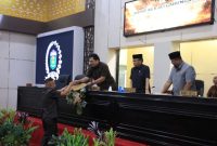 Ketua DPRD Kota Sungai Penuh Hutri Randa memimpin rapat kerja pembahasan KUA-PPAS Tahun Anggaran 2027.