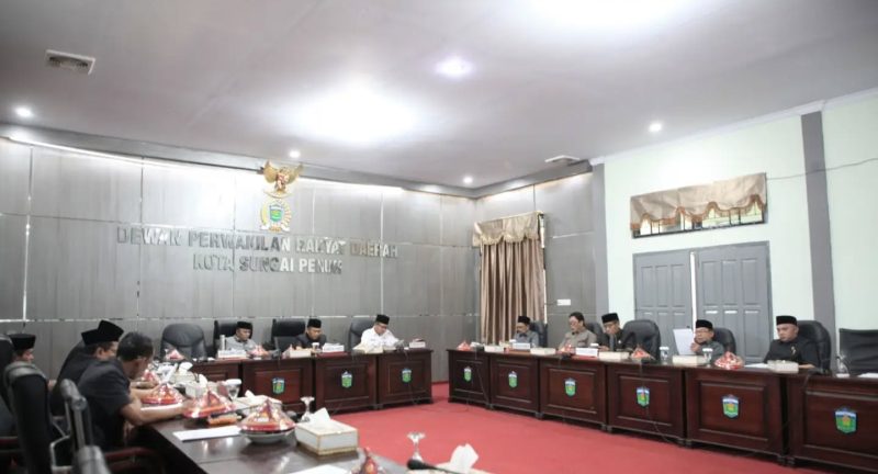 Rapat Bamus DPRD Sungai Penuh bahas agenda persidangan.
