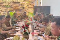 Wali Kota Sungai Penuh Alfin memimpin rapat evaluasi penataan Pasar Tanjung Bajure di Rumah Dinas Wali Kota, Selasa (11/8/2026).