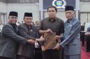 Wawako Azhar Hamzah menandatangani Nota Kesepakatan KUA-PPAS 2027 bersama DPRD Kota Sungai Penuh.