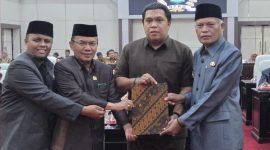 Wawako Azhar Hamzah menandatangani Nota Kesepakatan KUA-PPAS 2027 bersama DPRD Kota Sungai Penuh.
