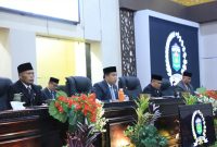 Ketua DPRD Sungai Penuh Hutri Randa memimpin Rapat Paripurna HUT RI ke-81.
