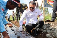 Wako Alfin saat mengikuti penanaman bawang putih serentak di Kayu Aro.