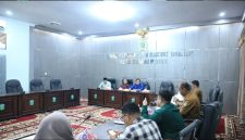 Wakil Ketua Komisi II DPRD Sungai Penuh memimpin RDP membahas distribusi LPG 3 Kg.