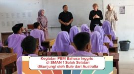 Siswa SMAN 1 Solok Selatan berinteraksi dengan Brita Deborah Mathew dalam pembelajaran bahasa Inggris. ( Foto Doc Smansa 1 Solok Selatan)