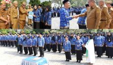 Wali Kota Sungai Penuh Alfin, SH, menyerahkan SK pengangkatan PNS Formasi 2024 secara simbolis