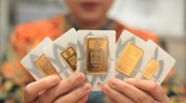 Harga emas Antam naik Rp20.000 menjadi Rp2,71 juta per gram pada Selasa (11/8/2026).(Foto: ANTARA FOTO/Reno Esnir)