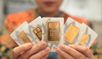 Harga emas Antam hari ini naik menjadi Rp2,7 juta per gram