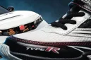 Sepatu anak Honda Civic Type R hasil kolaborasi Honda dan Achilles hadir dengan desain sporty khas Type R serta pilihan warna menarik.(Foto: Doc. Achilles)