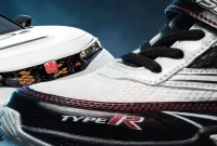 Sepatu anak Honda Civic Type R hasil kolaborasi Honda dan Achilles hadir dengan desain sporty khas Type R serta pilihan warna menarik.(Foto: Doc. Achilles)