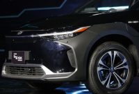 Toyota bZ4X menjadi salah satu mobil listrik yang mendapat subsidi hingga 1,3 juta yen di Tokyo.(Foto: Agung Pambudhy/Detik.com)