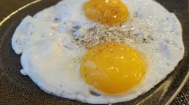 Telur bukan penyebab langsung bisul. Infeksi bakteri dan kebersihan kulit menjadi faktor yang lebih berkaitan.(Foto: Aditya Eka Prawira/Liputan6.com)