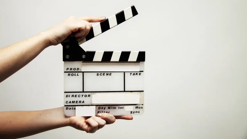 Hengdian World Studio menghadirkan pengalaman bagi wisatawan untuk membuat dan membintangi drama pendek sendiri.(Foto : Ilustrasi Papan Slate Film (Pixabay)  