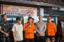 Tim SAR gabungan melanjutkan pencarian lima jurnalis dan tiga awak kapal Arupadhatu 1 yang hilang di Selat Sunda.(Foto : liputan6.com)