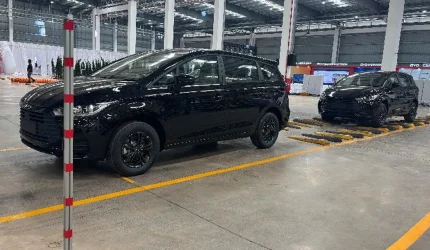 Pabrik BYD di Subang memproduksi mobil listrik untuk pasar Indonesia