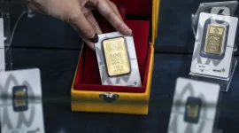 Harga emas 24 karat hari ini, Senin 28 September 2026, menunjukkan perbedaan harga berdasarkan merek dan ukuran.( Foto : Liputan6.com/Johan Tallo)