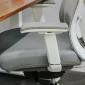Kursi ergonomis membantu menopang tubuh dan menjaga kenyamanan saat bekerja. (foto : unsplash/liputan6.com)