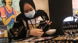 Harga emas Antam menguat Rp1.000 menjadi Rp2.593.000 per gram pada Rabu, 16 September 2026.(Foto : Liputan6.com/Angga Yuniar)