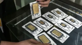 Harga emas Antam hari ini (20/9/2026) terpantau stabil di level Rp 2.638.000 per gram, sementara harga buyback bertahan di Rp 2.473.000 per gram di tengah fluktuasi pasar global. (Foto: Liputan6.com/Johan Tallo)