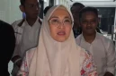 Bupati Gowa Sitti Husniah Talenrang seusai menjalani pemeriksaan terkait laporan mantan suaminya di Ditreskrimum Polda Sulawesi Selatan, Sabtu 22 Agustus 2026. (Beritasatu.com/M Irwansyah A)  
