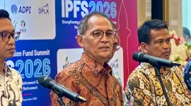 Kepala Eksekutif Pengawas Perasuransian, Penjaminan, dan Dana Pensiun (PPDP) OJK Ogi Prastomiyono. Foto: Investortrust/Bagus Kasanjanu.