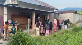 Suasana di sekitar lokasi kejadian di Desa Sumur Anyir.