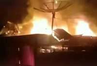 Rumah warga Kampung Dalam terbakar, kerugian Rp200 juta. ( Foto tangkapan layar)
