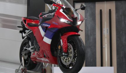 Honda CBR600RR terbaru dengan mesin 599 cc empat silinder
