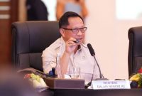 Mendagri Muhammad Tito Karnavian saat membahas strategi mendorong pertumbuhan ekonomi daerah.(Foto : Kemendagri)
