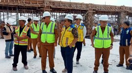 Wako Alfin meninjau langsung progres pembangunan Pasar Sungai Penuh, Selasa (1/9/2026).