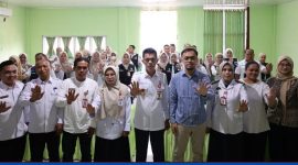 Tim Visitasi Bappenas meninjau program imunisasi di Puskesmas Desa Gedang.