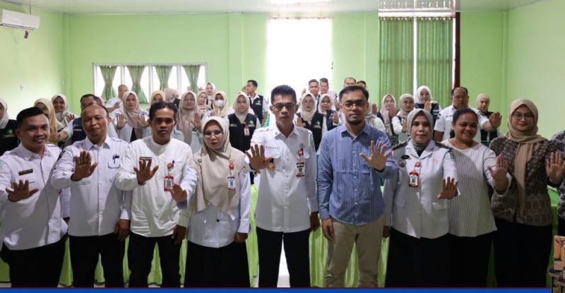 Tim Visitasi Bappenas meninjau program imunisasi di Puskesmas Desa Gedang.