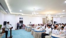 Wali Kota Sungai Penuh Alfin, SH menyampaikan sambutan pada peringatan Maulid Nabi Muhammad SAW 1448 Hijriah di Rumah Dinas Wali Kota Sungai Penuh, Selasa (8/9).