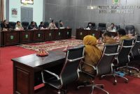 Komisi II DPRD Sungai Penuh membahas penerapan PBJT 10 persen.