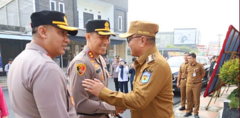 Wali Kota Alfin menyambut Kapolres Kerinci yang baru di Mapolres Kerinci, 14 September 2026.