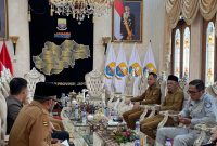 Wawako Azhar Hamzah menghadiri sosialisasi program keringanan PKB 2026 di Jambi.