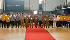 Sekda Alpian bersama siswa SMAN 1 Sungai Penuh, Selasa (15/9/2026).