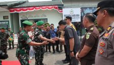 Ketua DPRD Hutri Randa menyambut Pangdam XX/TIB di Makodim 0417/Kerinci.