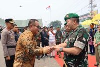 Wako Alfin menyambut Pangdam XX/TIB di Lapangan Kodim 0417/Kerinci, Kamis (17/9/2026).