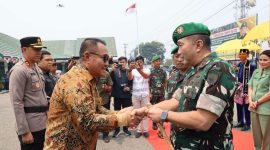 Wako Alfin menyambut Pangdam XX/TIB di Lapangan Kodim 0417/Kerinci, Kamis (17/9/2026).